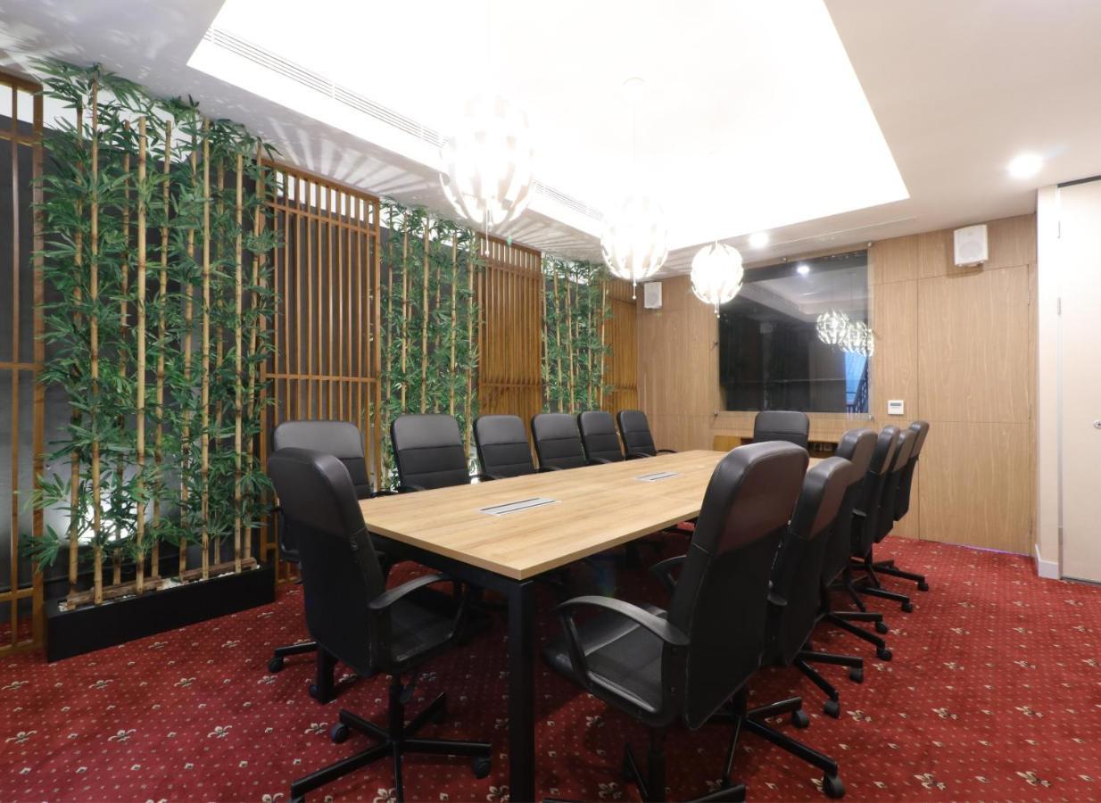 Hotel Huswah Airport 탕그랑 외부 사진